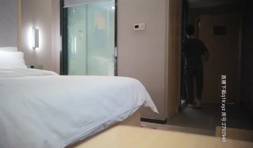 外围群网约国标舞女老师平时做兼职身材高挑大翘臀老板很持久各种体位变换也不射最后妹子说不做了太疼了撸出来吧